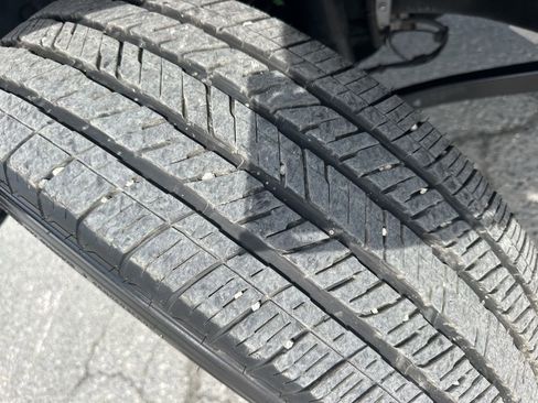 Used 2025 Jeep Wrangler Sahara image 28