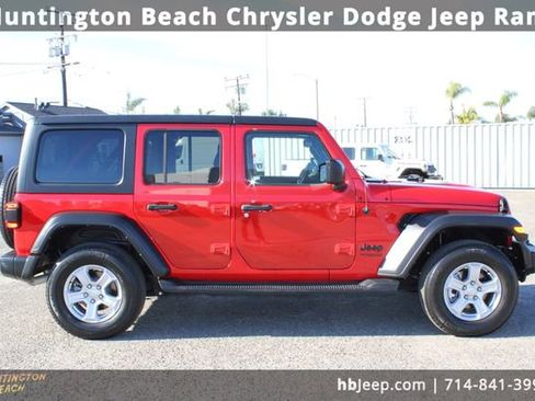 Used 2022 Jeep Wrangler Unlimited Sport image 3