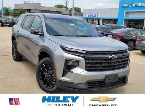 New 2026 Chevrolet Traverse LT w/ Midnight/Sport Edition FWD image 1