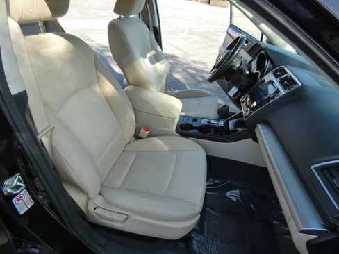 Used 2019 Subaru Outback 2.5i Premium image 30