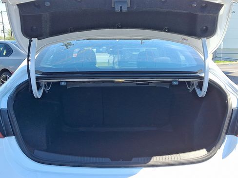 Used 2022 Chevrolet Malibu LT FWD image 28