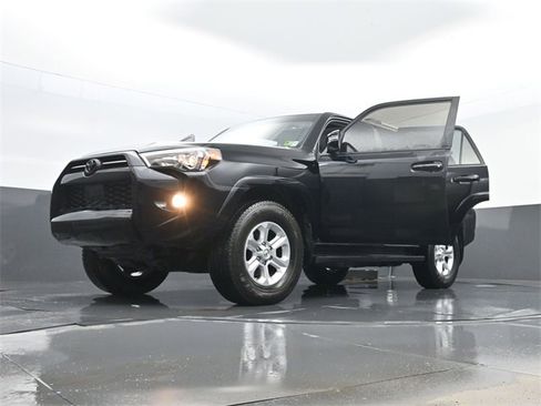 Used 2020 Toyota 4Runner SR5 Premium image 33