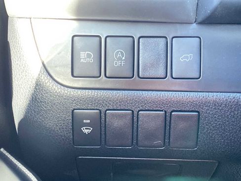 Used 2018 Toyota Highlander SE image 22