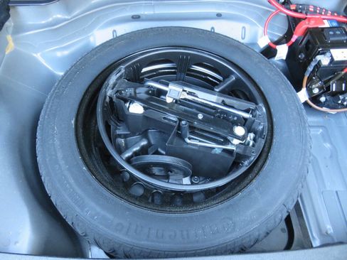 Used 2014 Mercedes-Benz E 350 E 350 Sport 4MATIC AWD 4dr Sed image 23