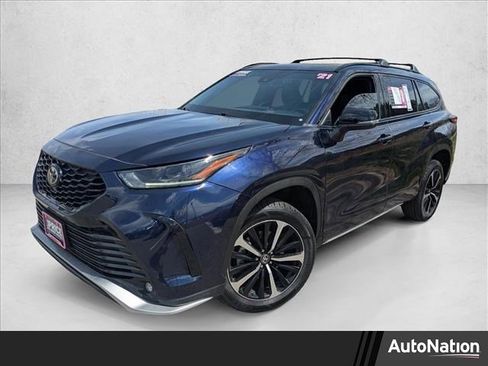 Used 2021 Toyota Highlander XSE AWD/4WD image 1