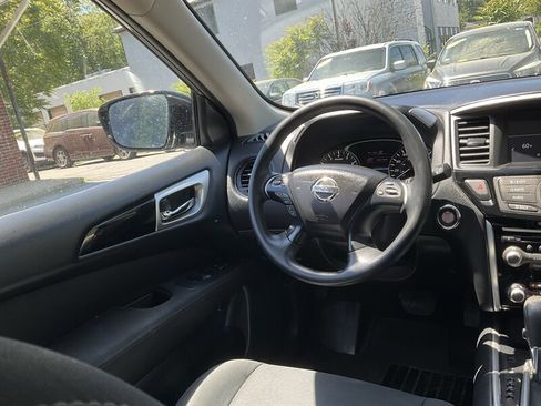 Used 2017 Nissan Pathfinder S AWD/4WD image 17