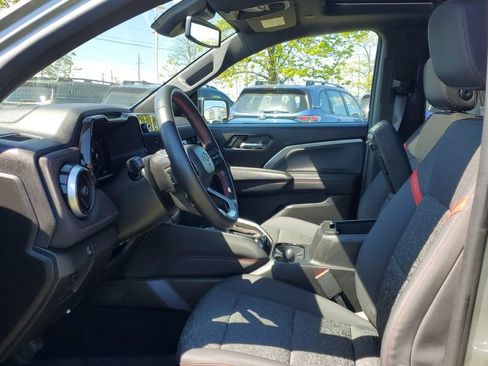 Used 2024 Chevrolet Colorado Z71 w/ Z71 Convenience Package 2 AWD/4WD image 7