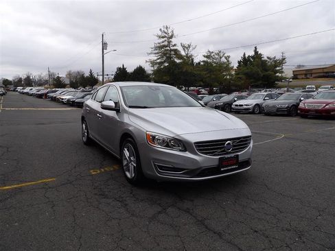 Used 2015 Volvo S60 T5 Premier image 2