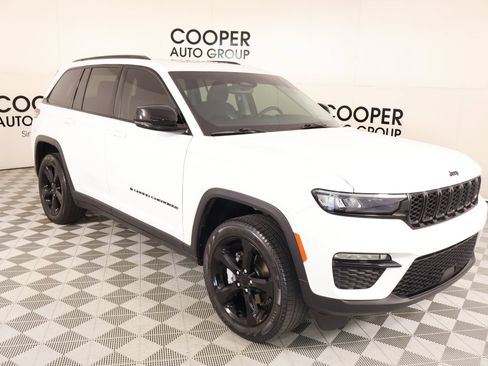 Used 2024 Jeep Grand Cherokee Limited w/ Black Appearance Package AWD/4WD image 1