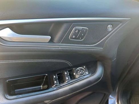 Used 2019 Ford Edge Titanium w/ Equipment Group 301A image 7