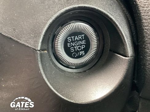 Used 2023 Jeep Renegade Latitude AWD/4WD image 24