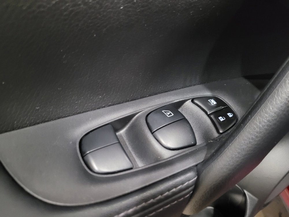 Used 2020 Nissan Rogue Sport SV AWD/4WD image 27