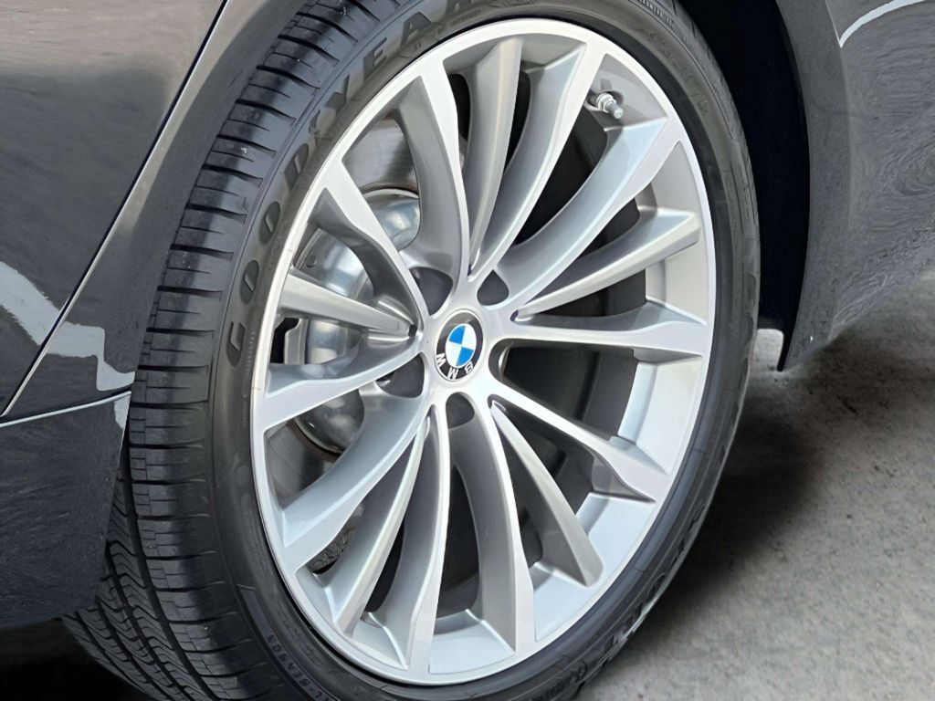 Used 2022 BMW 530i xDrive w/ Convenience Package AWD/4WD image 37