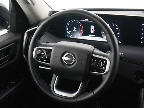 Used 2025 Nissan Armada SV AWD/4WD image 15