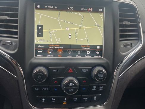 Used 2018 Jeep Grand Cherokee Overland image 12