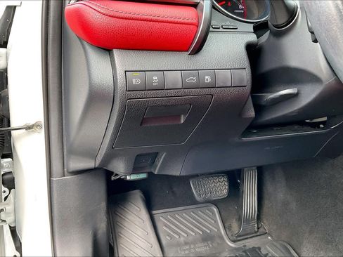Used 2018 Toyota Camry XSE FWD image 32