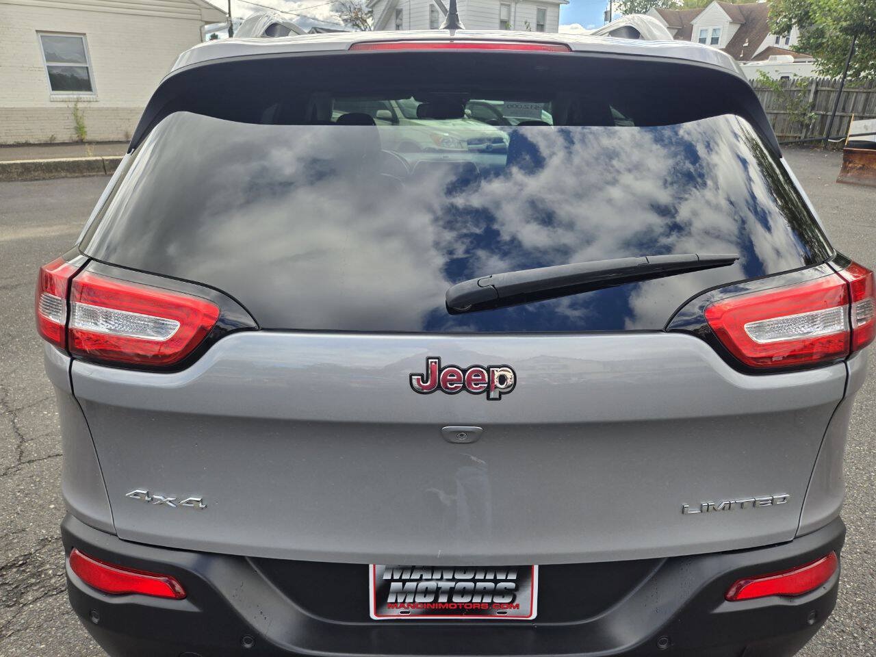 Used 2015 Jeep Cherokee Limited w/ Technology Group AWD/4WD image 7
