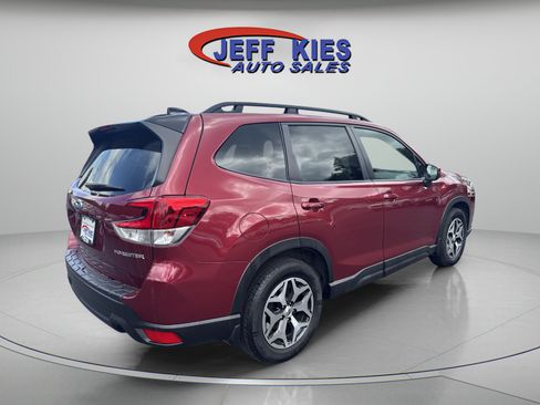 Used 2024 Subaru Forester Premium AWD/4WD image 5