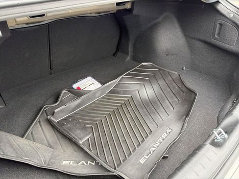 Used 2024 Hyundai Elantra SEL w/ Convenience Package image 42