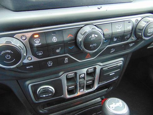 Used 2018 Jeep Wrangler Unlimited Sport S image 22