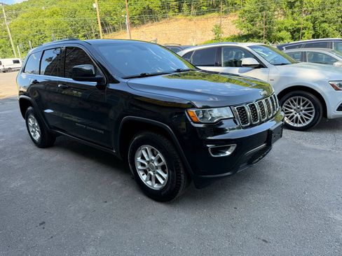 Used 2018 Jeep Grand Cherokee Laredo AWD/4WD image 1