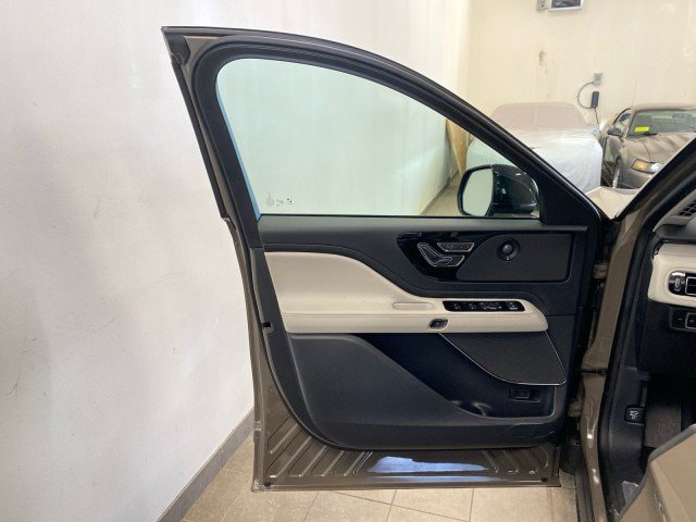 New 2026 Lincoln Aviator Reserve AWD/4WD image 16