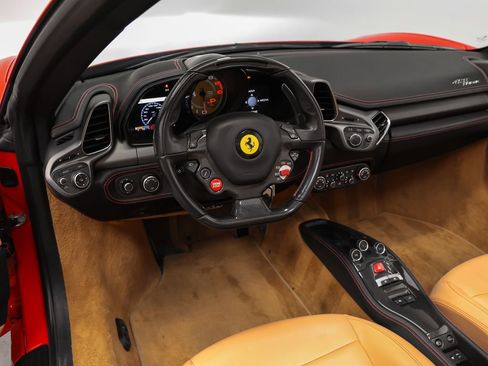 Certified 2013 Ferrari 458 Spider RWD image 38