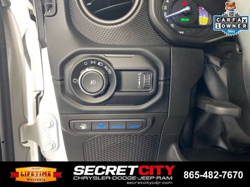 Used 2024 Jeep Wrangler Unlimited Rubicon 4xe w/ Technology Group AWD/4WD image 13
