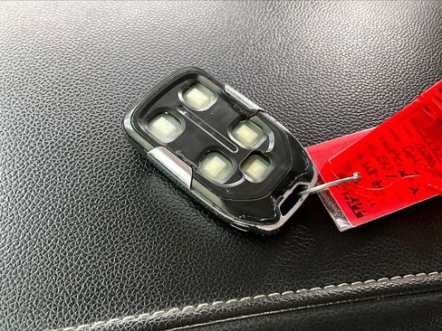 Used 2018 GMC Acadia SLT image 31