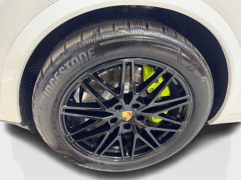 Used 2024 Porsche Cayenne Coupe image 86