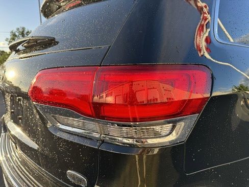 Used 2019 Jeep Grand Cherokee Overland image 6
