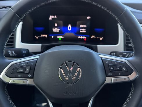 Used 2022 Volkswagen Atlas Cross Sport SE image 22