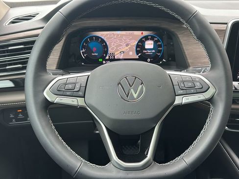 New 2026 Volkswagen Atlas SEL image 14