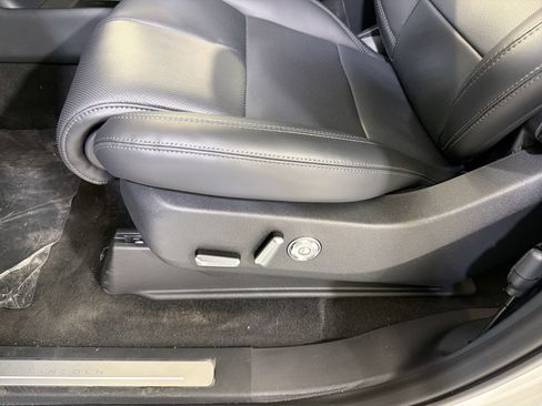 New 2026 Lincoln Navigator Premiere image 11