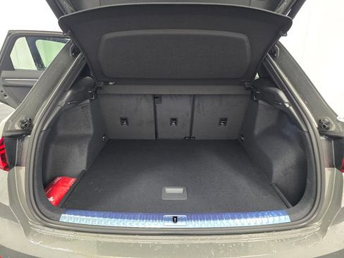 New 2025 Audi Q3 2.0T Premium image 11