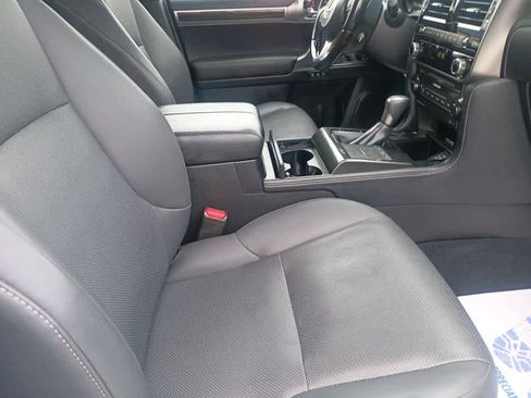 Used 2022 Lexus GX 460 Premium w/ Premium Package image 27