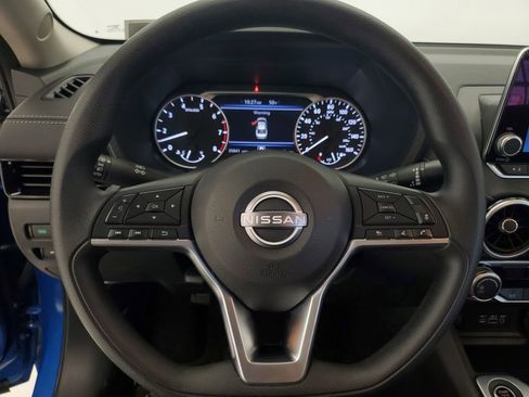 Used 2025 Nissan Sentra SV FWD image 16