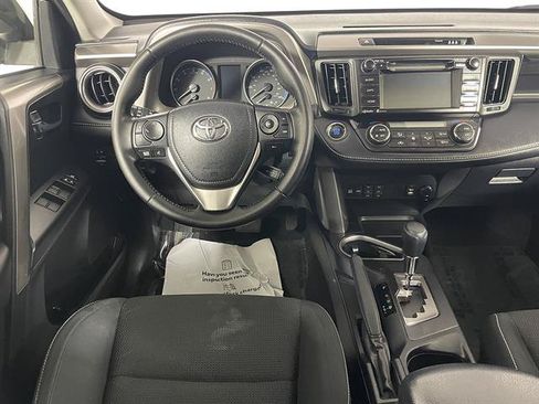 Used 2018 Toyota RAV4 XLE AWD/4WD image 12
