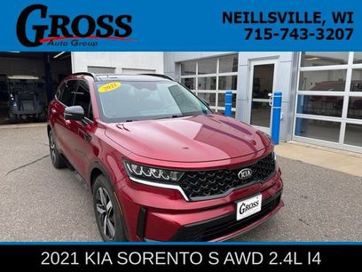 Used 2021 Kia Sorento S w/ Panoramic Sunroof Package