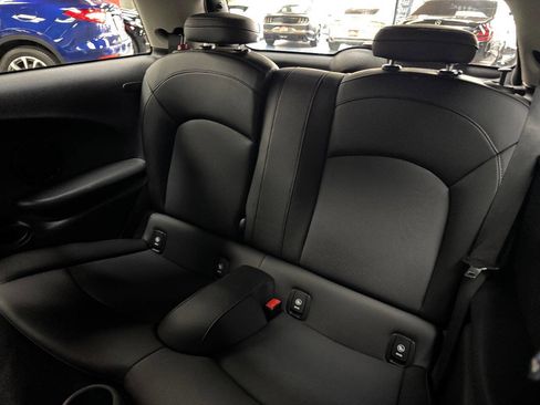 Used 2019 MINI Cooper S w/ Signature Upholstery Package image 40
