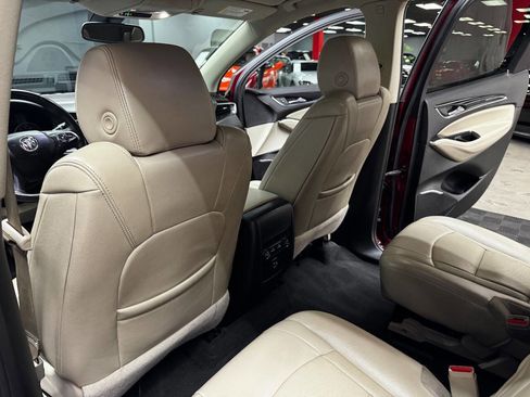 Used 2021 Buick Enclave Essence image 40