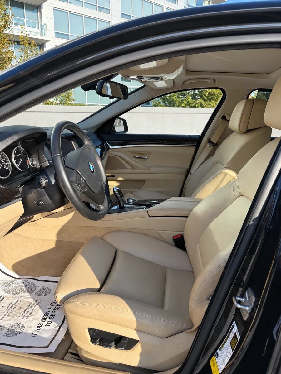 Used 2011 BMW 528i Sedan RWD image 9