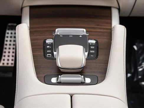 New 2026 Mercedes-Benz GLS 450 4MATIC image 21