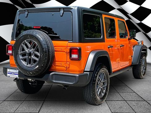 Used 2025 Jeep Wrangler Unlimited Sport AWD/4WD image 2