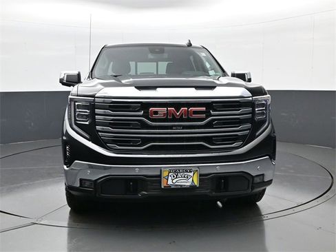 Certified 2022 GMC Sierra 1500 SLT w/ SLT Premium Plus Package image 2