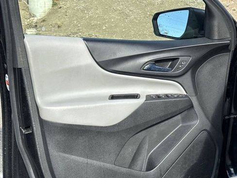 Used 2020 Chevrolet Equinox LS w/ LS Convenience Package image 16