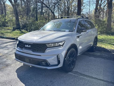 Used 2022 Kia Sorento SX image 3