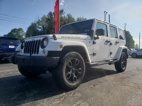 Used 2014 Jeep Wrangler Unlimited Rubicon w/ Connectivity Group AWD/4WD image 3