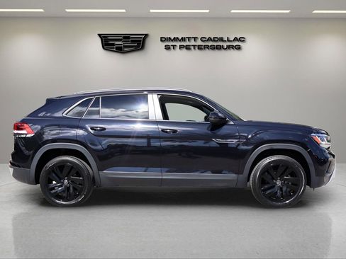 Used 2022 Volkswagen Atlas Cross Sport SE w/ Panoramic Sunroof Package image 5
