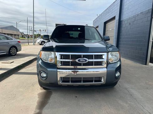 Used 2010 Ford Escape Limited FWD image 3